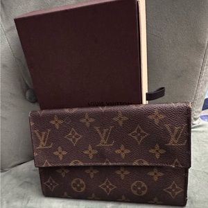 Louis Vuitton vintage fold snap wallet